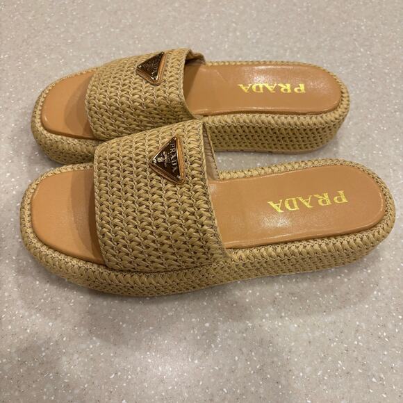 Prada Raffia Crochet Flatform Sandal Size 42 Natural Single Band Platform Slide - Picture 2 of 7